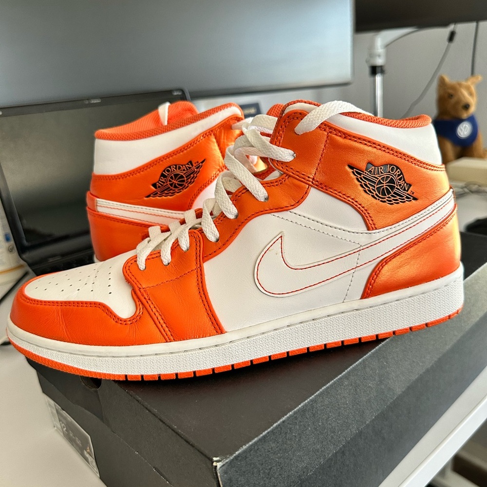 Jordan 1 Electro Orange Size 12